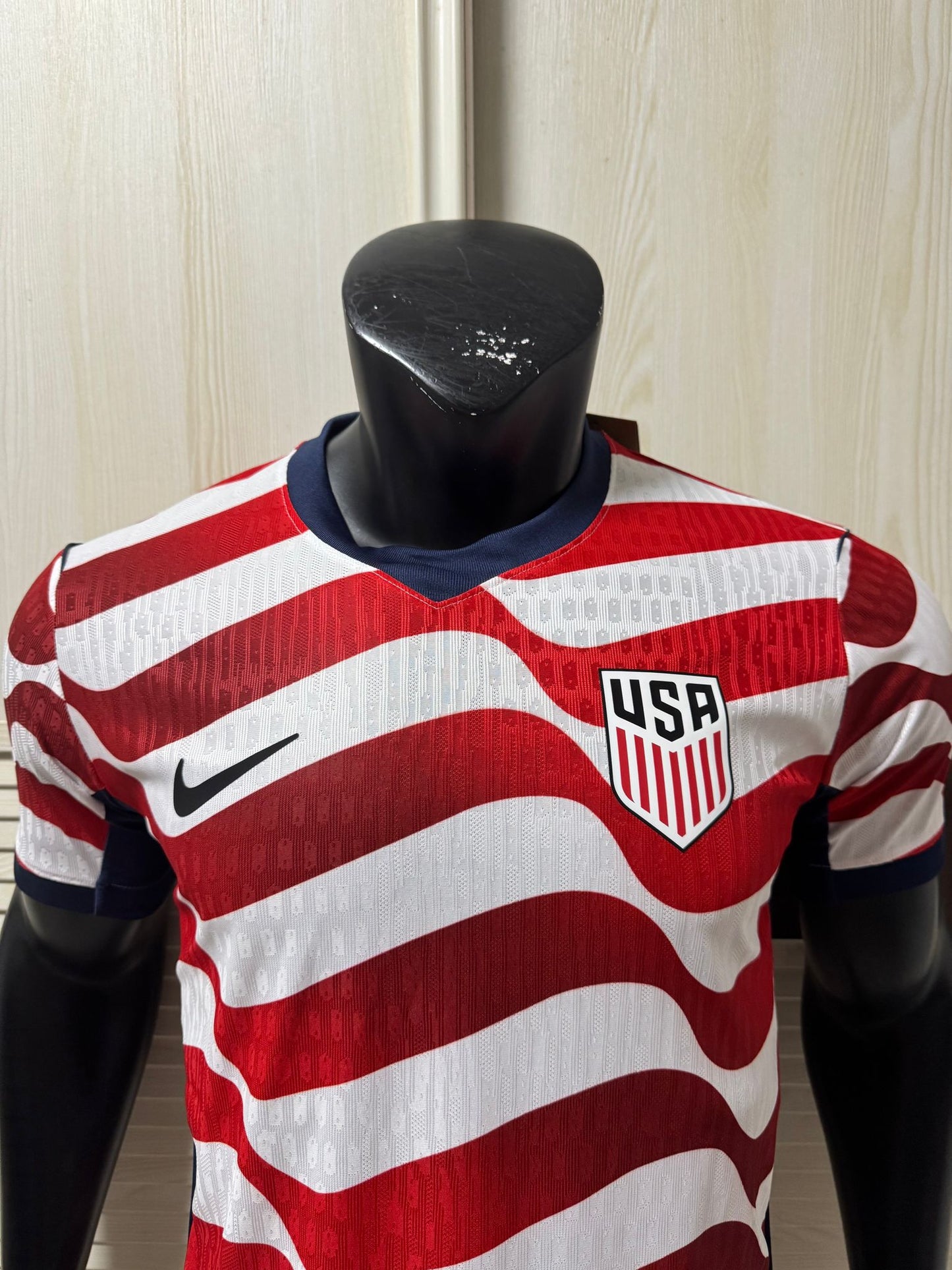 USA home 26/27