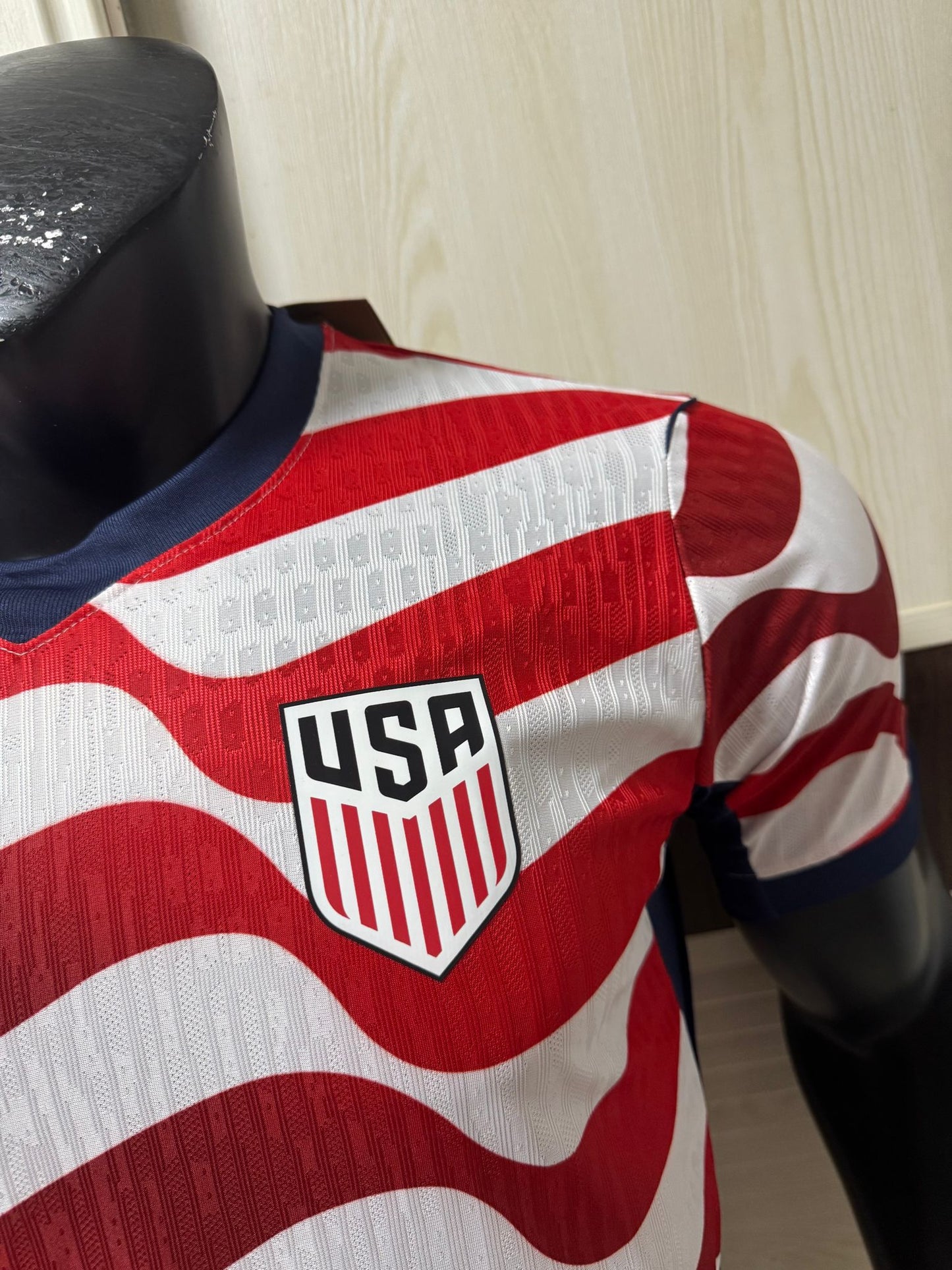 USA home 26/27
